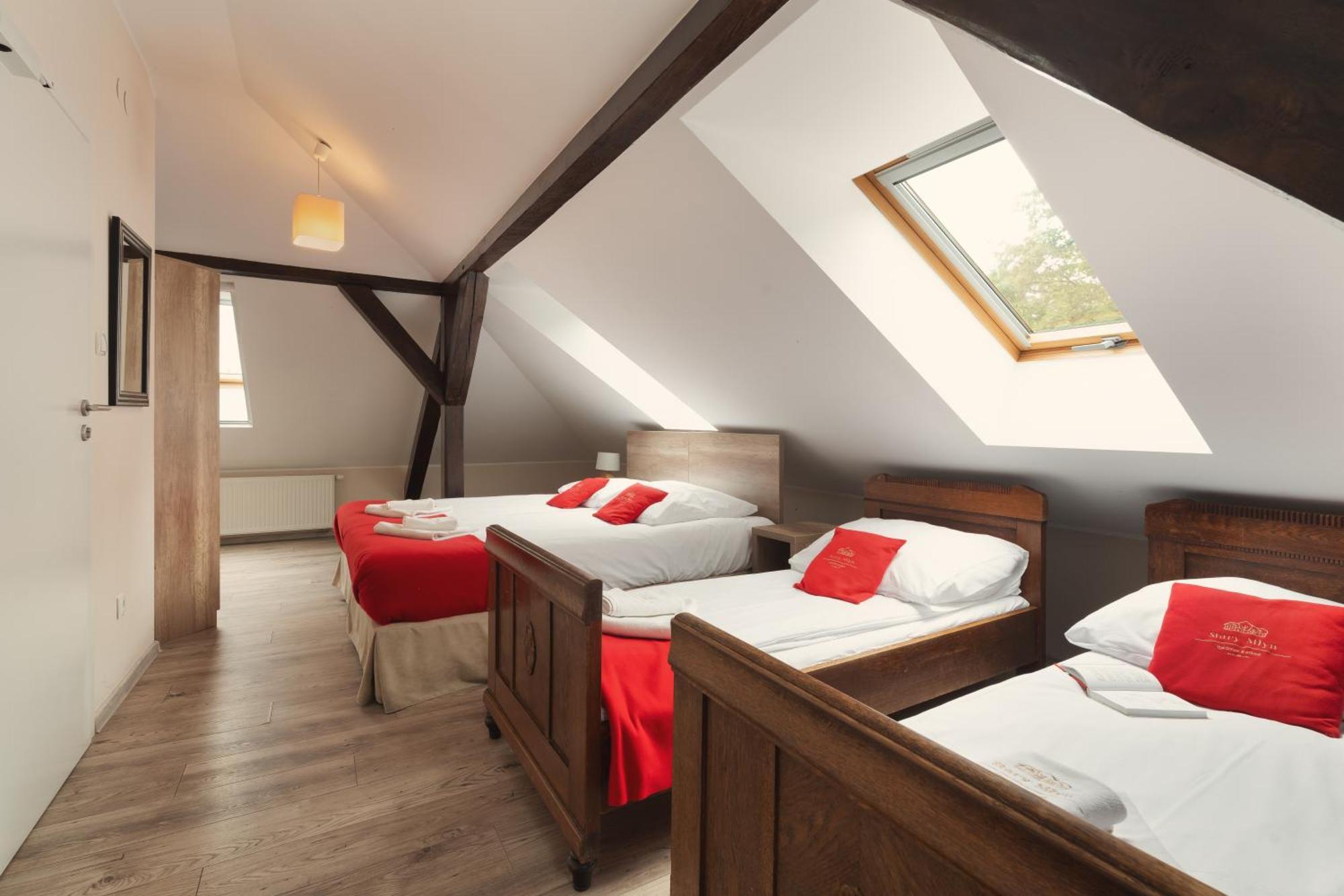 Hotel Stary Mlyn Strzeszyn Lubowo  Habitación foto